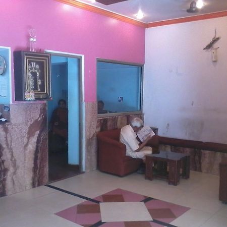 Hotel Krishna Palace 뉴델리 외부 사진