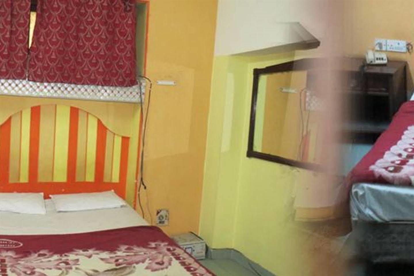 Hotel Krishna Palace 뉴델리 외부 사진
