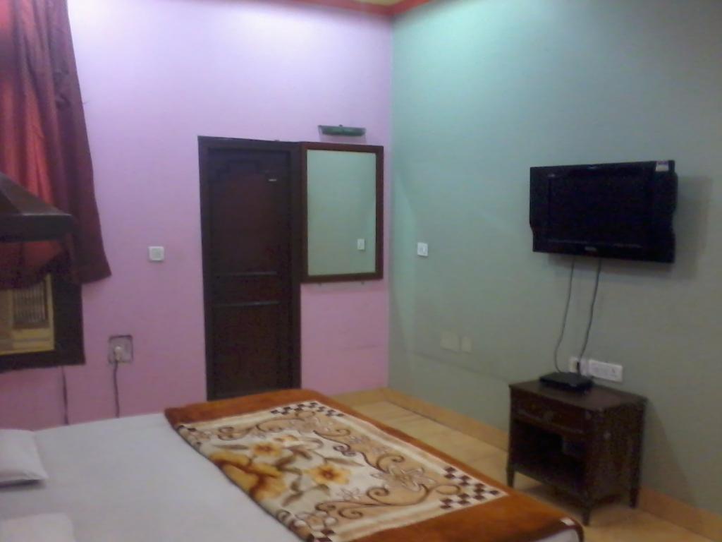 Hotel Krishna Palace 뉴델리 외부 사진